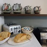 Erilla Oda ve Kahvaltı